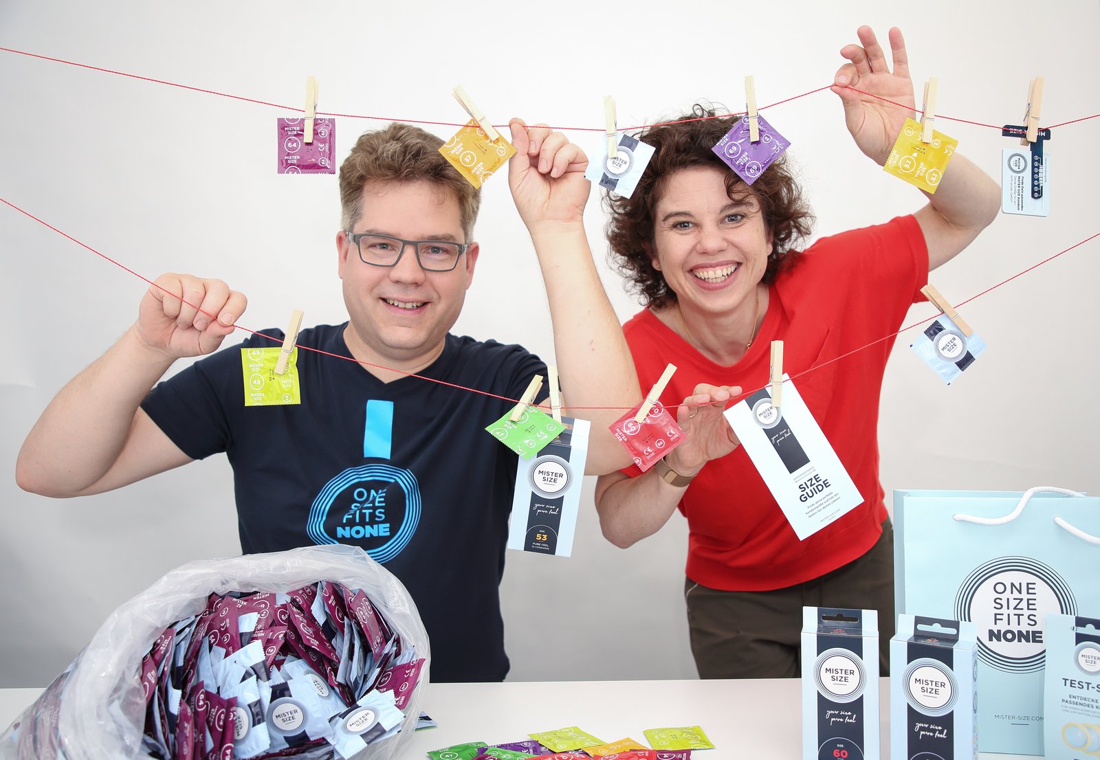 Jan an Eva Krause, Managing Directors vun Vinergy GmbH mat Mister Size Kondomer